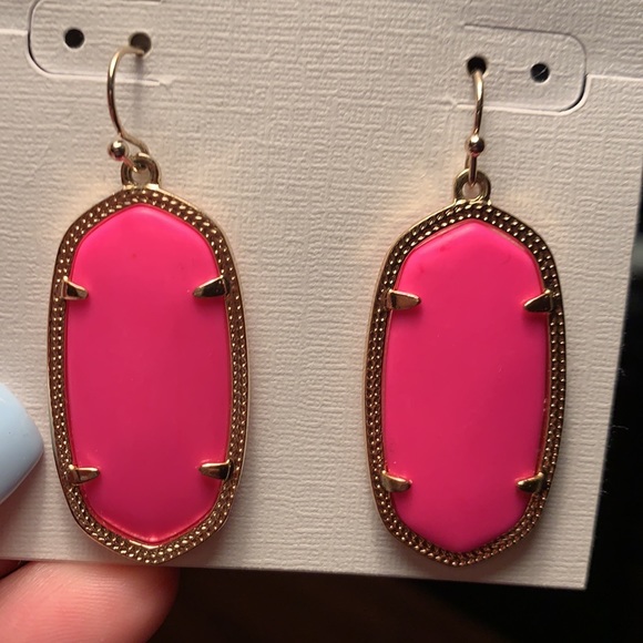 Kendra Scott Neon Pink Elle Earrings - Picture 2 of 3